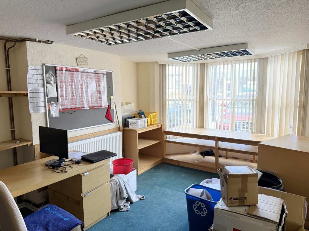 Lot: 21 - VACANT FREEHOLD COMMERCIAL PREMISES WITH POTENTIAL - Ground floor storage room